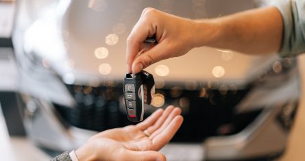 wynajem samochodu bez karty kredytowej